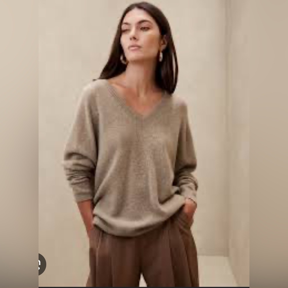 Banana Republic 100% Cashmere V-Neck Oversized Drop Sleeve Sweater M